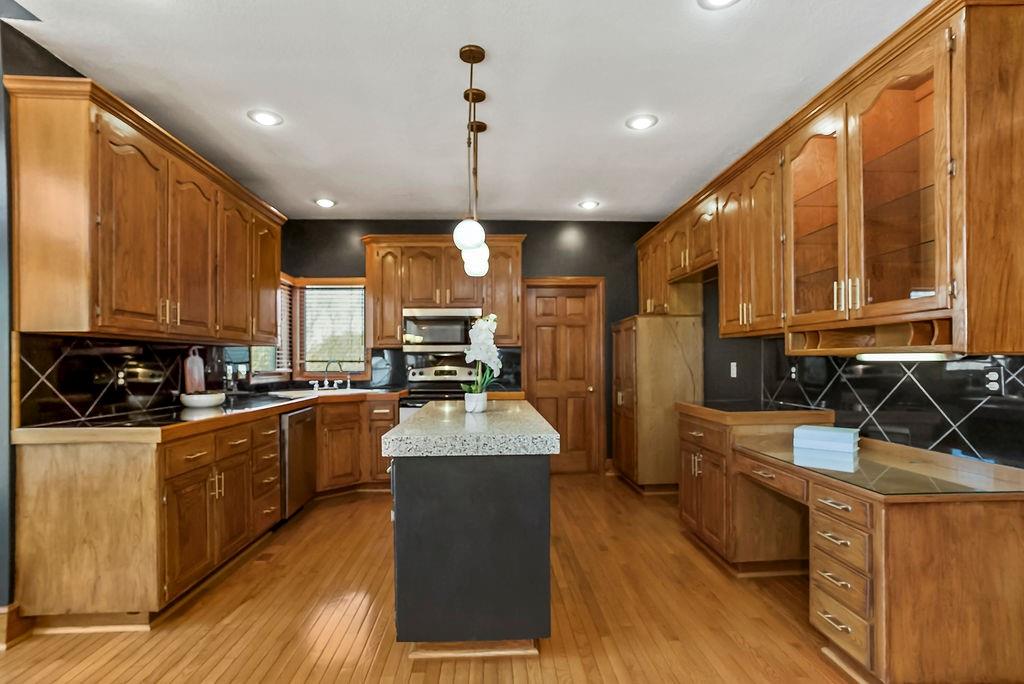 5550 Clare Road Shawnee, KS 66226 - Photo 15 of 67