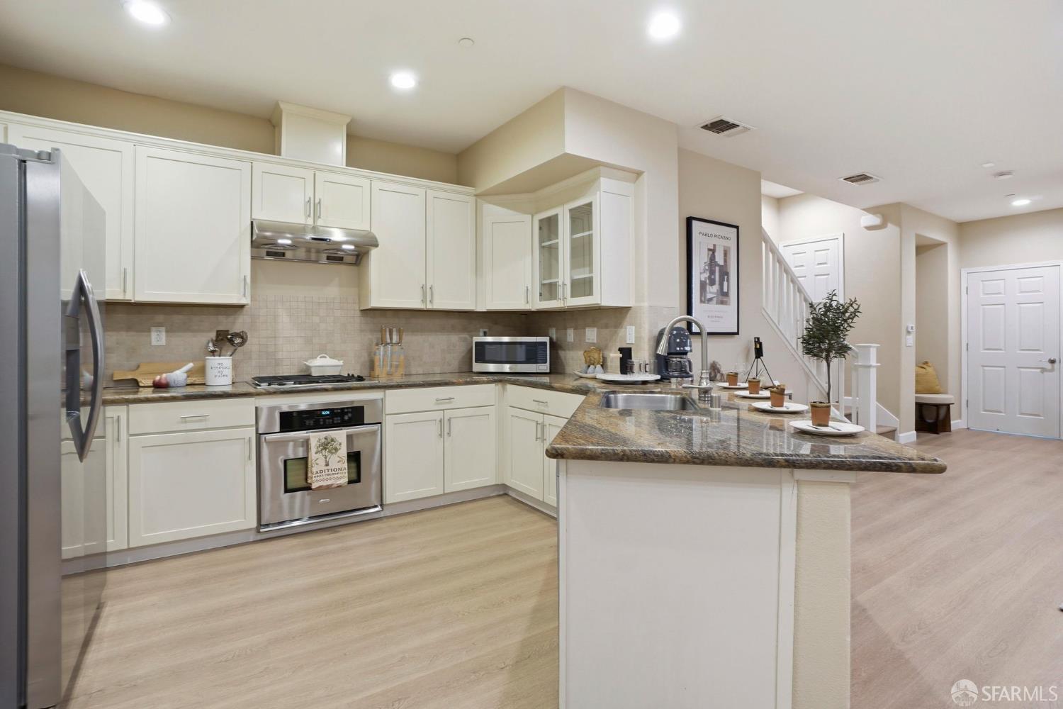 2541 Oak Road Walnut Creek, CA 94597 - Photo 12 of 59