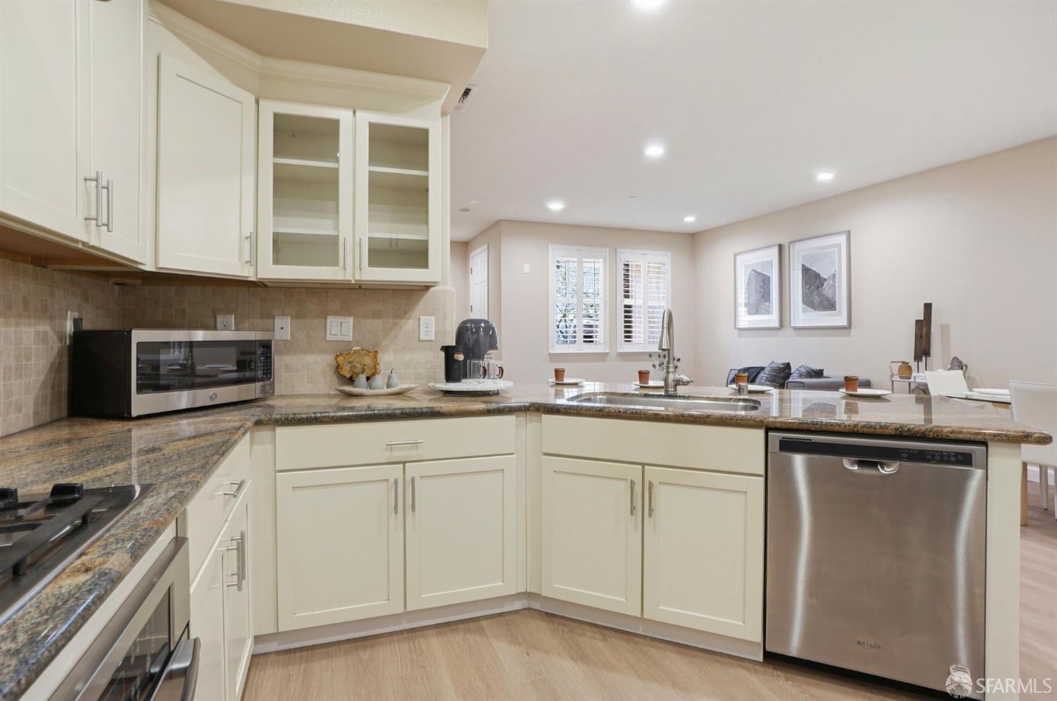 2541 Oak Road Walnut Creek, CA 94597 - Photo 13 of 59