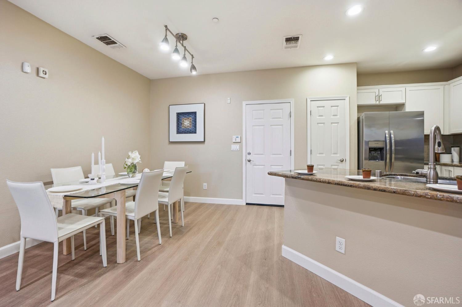 2541 Oak Road Walnut Creek, CA 94597 - Photo 16 of 59