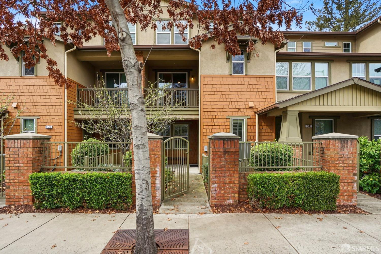 2541 Oak Road Walnut Creek, CA 94597 - Photo 2 of 59