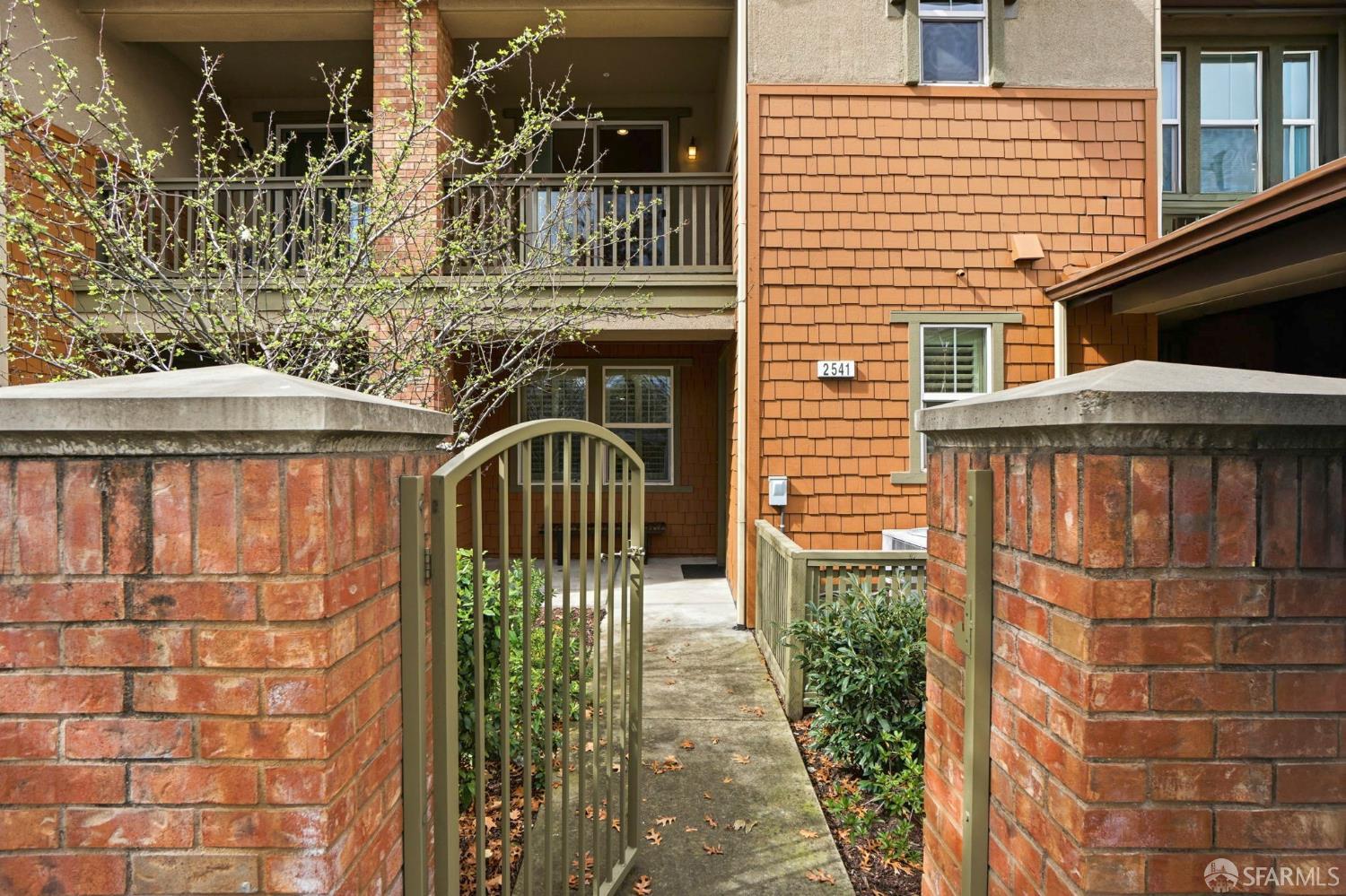 2541 Oak Road Walnut Creek, CA 94597 - Photo 4 of 59