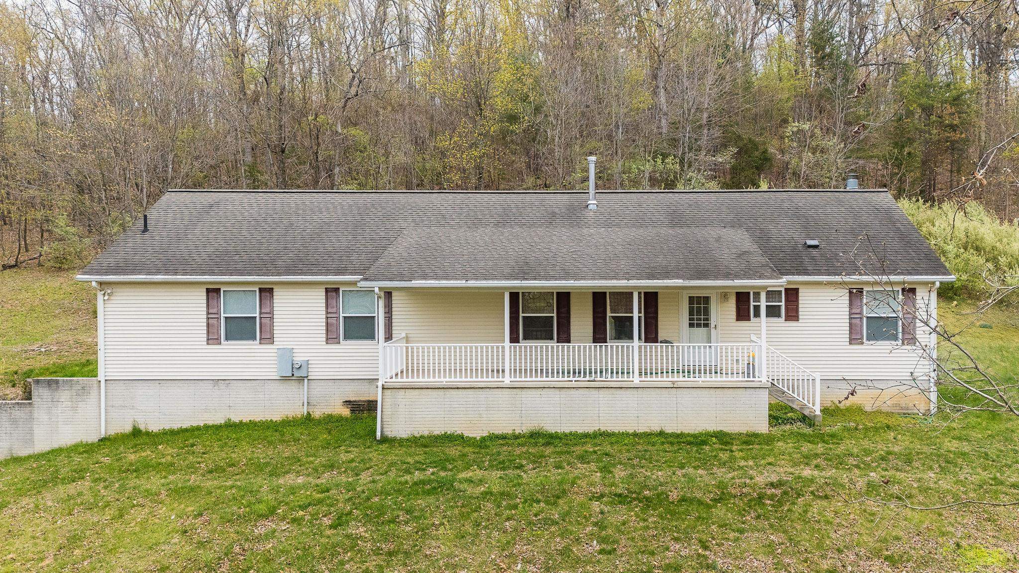 86 Spitler Circle Greenville, VA 24440 - Photo 17 of 25 front view of house with a yard