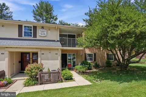$325,000 | 107 Old Forge Crossing, Unit 107, Devon, PA 19333