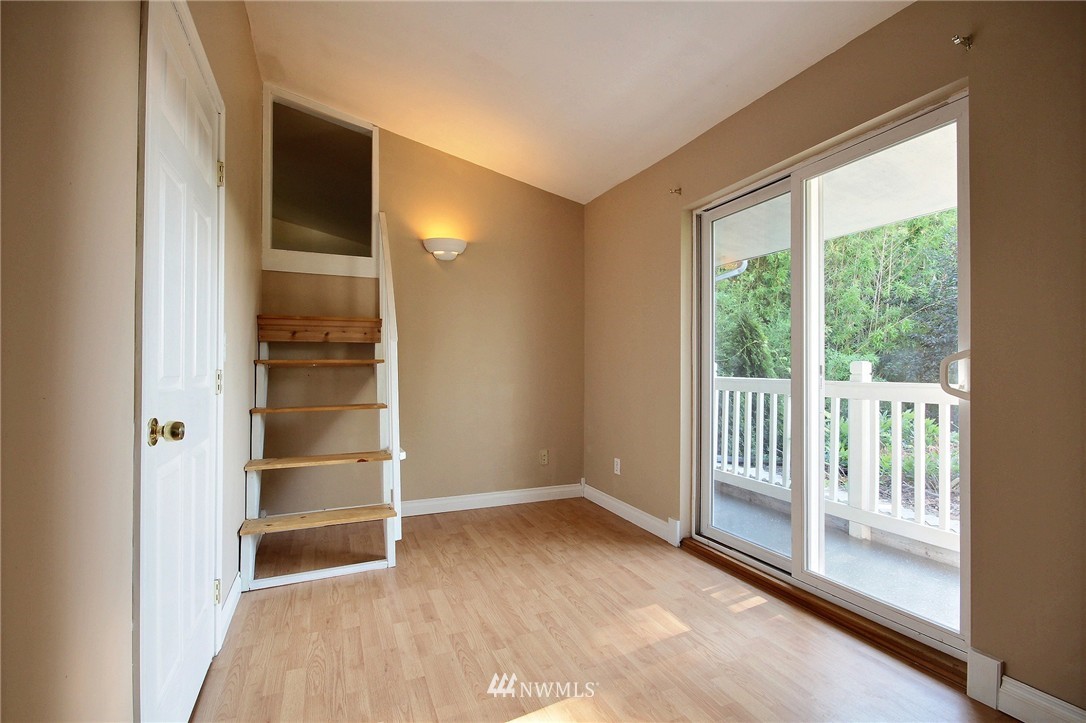 362 Earlington Avenue Southwest Renton, WA 98057 - Photo 13 of 22