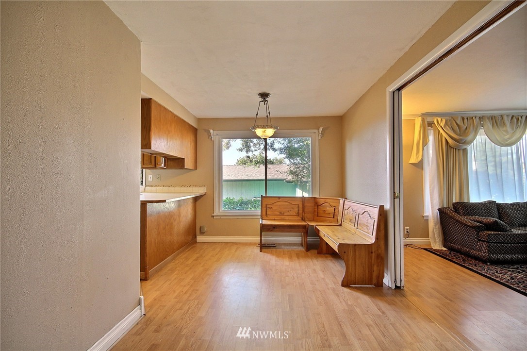 362 Earlington Avenue Southwest Renton, WA 98057 - Photo 5 of 22
