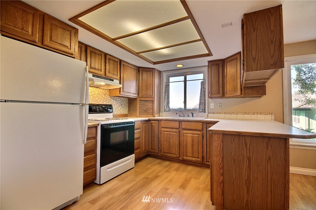 362 Earlington Avenue Southwest Renton, WA 98057 - Photo 6 of 22