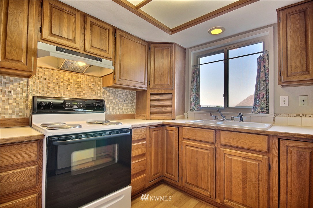 362 Earlington Avenue Southwest Renton, WA 98057 - Photo 7 of 22