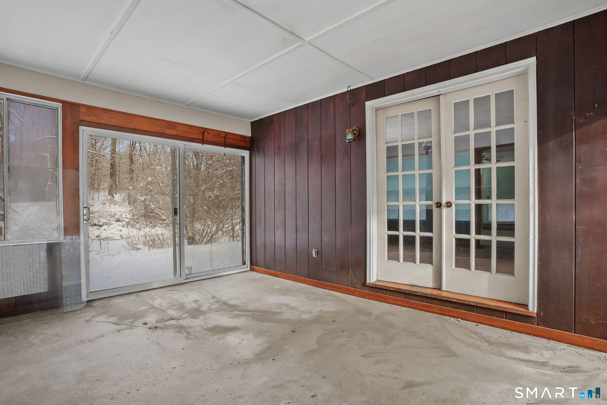10 Pasture Lane Simsbury, CT 06092 - Photo 12 of 40 a view of empty room with windows