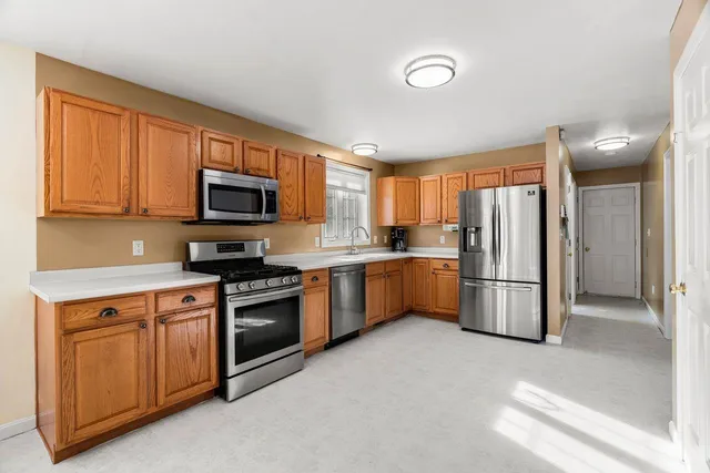 $675,000 | 1 Patricia Lane, Amherst, NH 03031