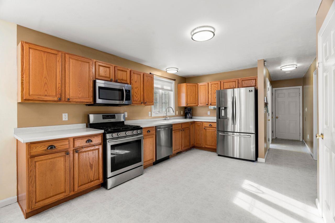 1 Patricia Lane Amherst, NH 03031 - Photo 11 of 40