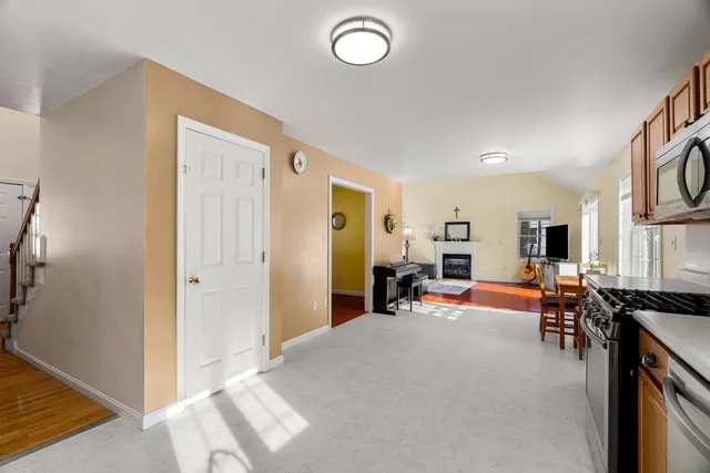 $675,000 | 1 Patricia Lane, Amherst, NH 03031