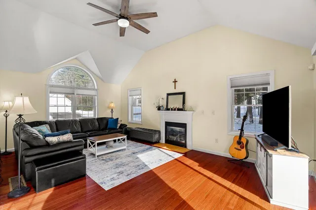 $675,000 | 1 Patricia Lane, Amherst, NH 03031