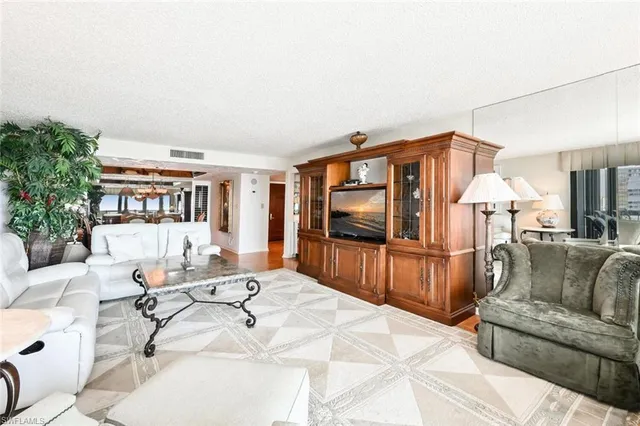 $13,500 | 4551 Gulf Shore Boulevard North, Unit 1001, Naples, FL 34103