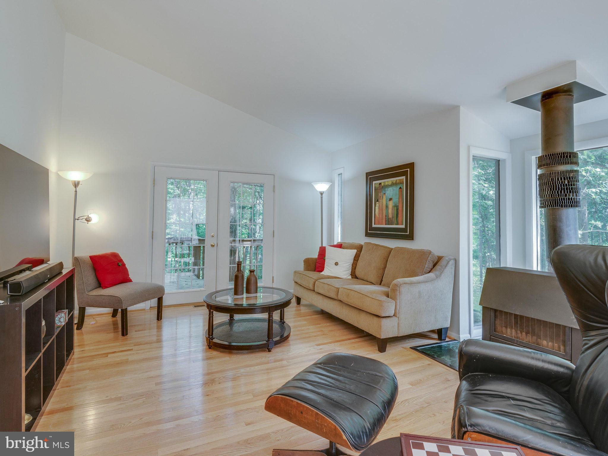 12370 Lima Lane Reston, VA 20191 - Photo 2 of 30 Family Room