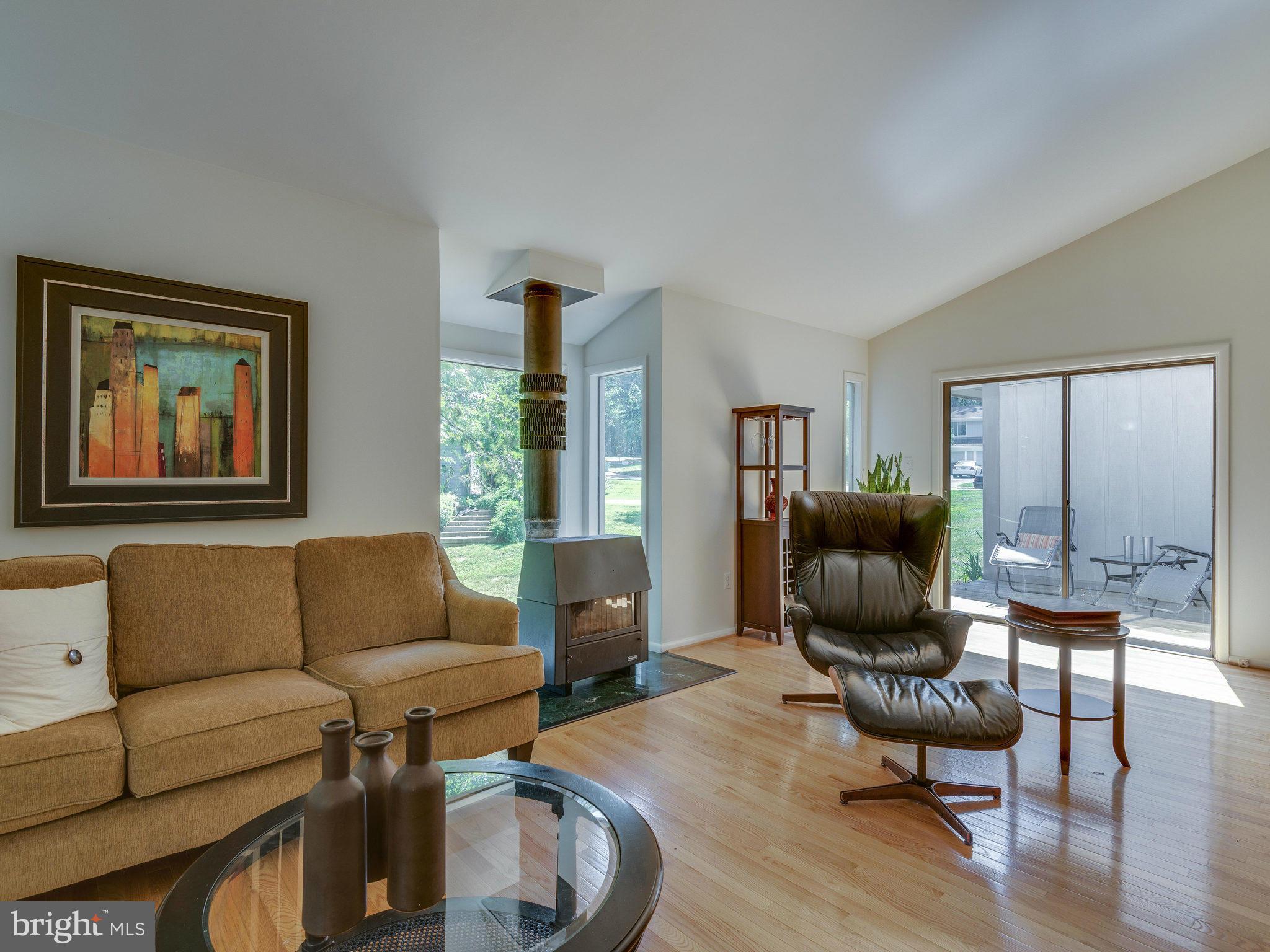 12370 Lima Lane Reston, VA 20191 - Photo 3 of 30 Family Room