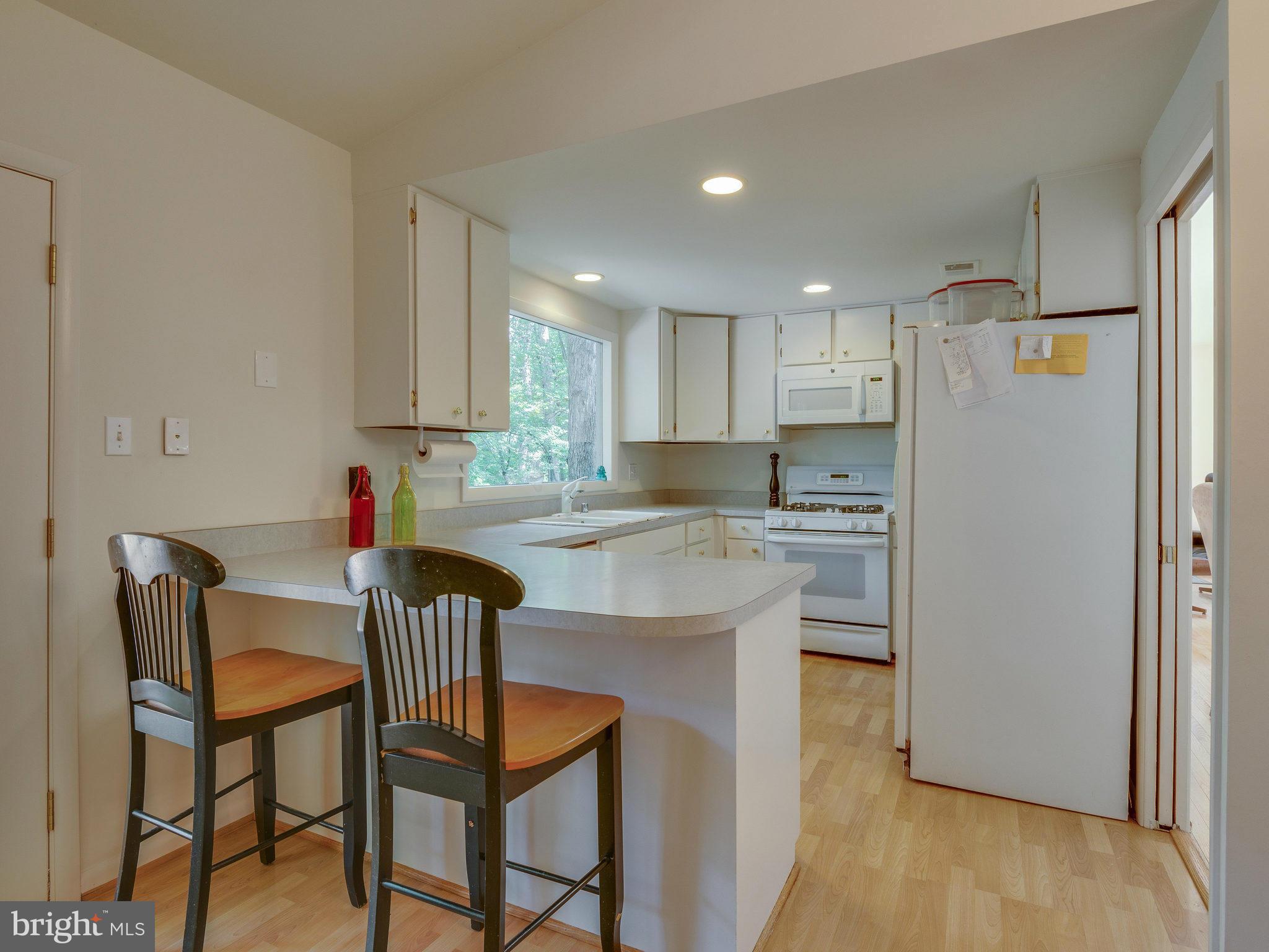 12370 Lima Lane Reston, VA 20191 - Photo 6 of 30 Kitchen