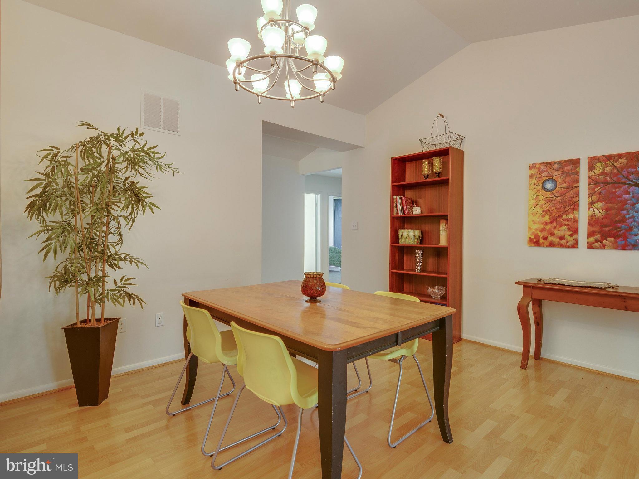 12370 Lima Lane Reston, VA 20191 - Photo 7 of 30 Dining Room