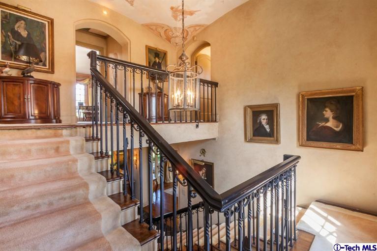 1126 Hillcrest Avenue Pasadena, CA 91106 - Photo 23 of 67 a view of entryway