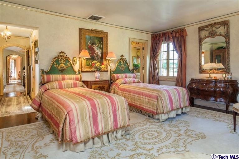 1126 Hillcrest Avenue Pasadena, CA 91106 - Photo 27 of 67 a bedroom with two beds and large windows