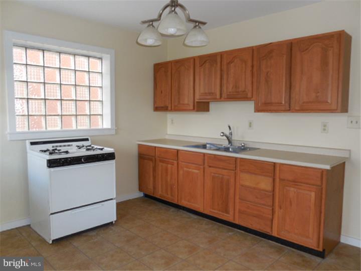 3521 Ridgeway Street Reading, PA 19605 - Photo 5 of 12 Kitchen