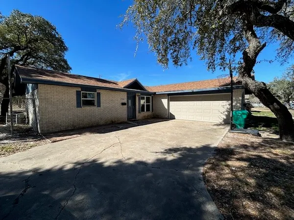 $1,850 | 1307 West Palm Drive, Aransas Pass, TX 78336