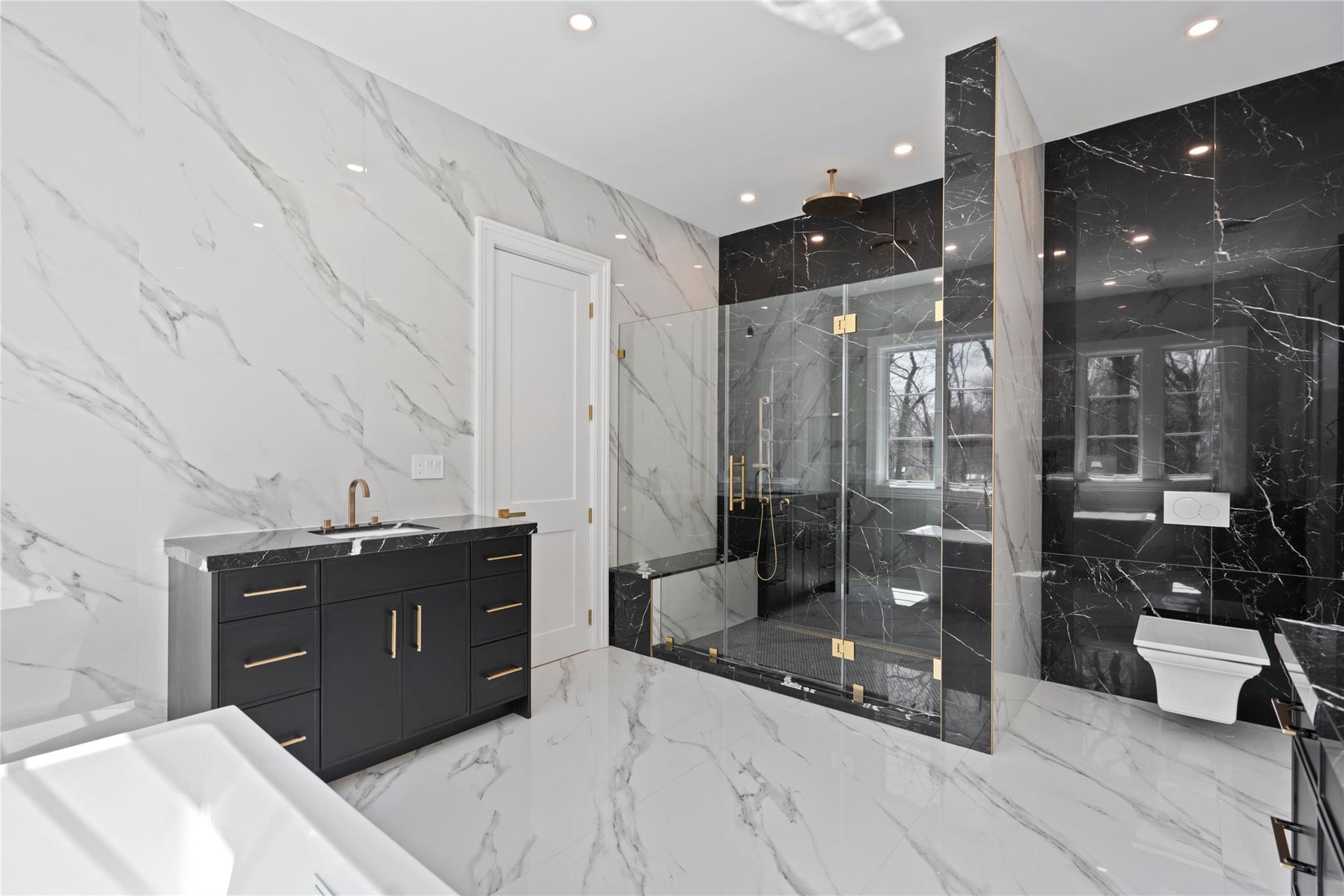 20 Knollwood Road Muttontown, NY 11545 - Photo 22 of 41 Primary Suite full bathroom