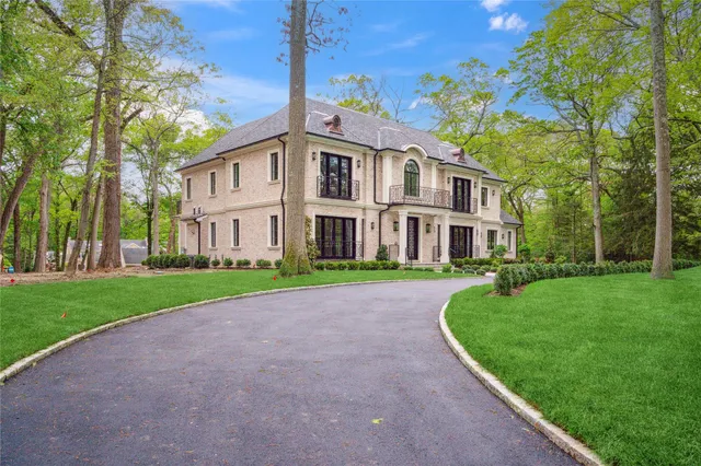 $5,995,999 | 20 Knollwood Road, Muttontown, NY 11545