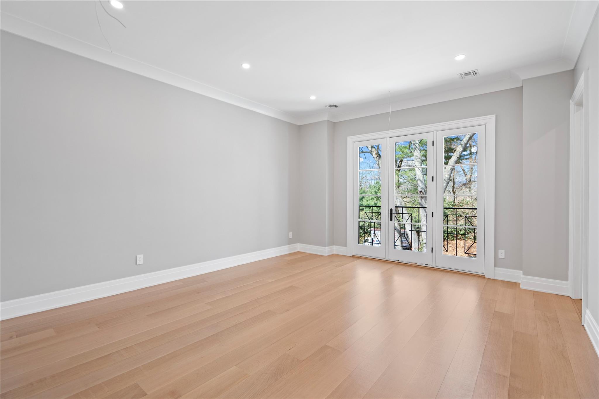 20 Knollwood Road Muttontown, NY 11545 - Photo 31 of 41 Second floor bedroom, with balcony