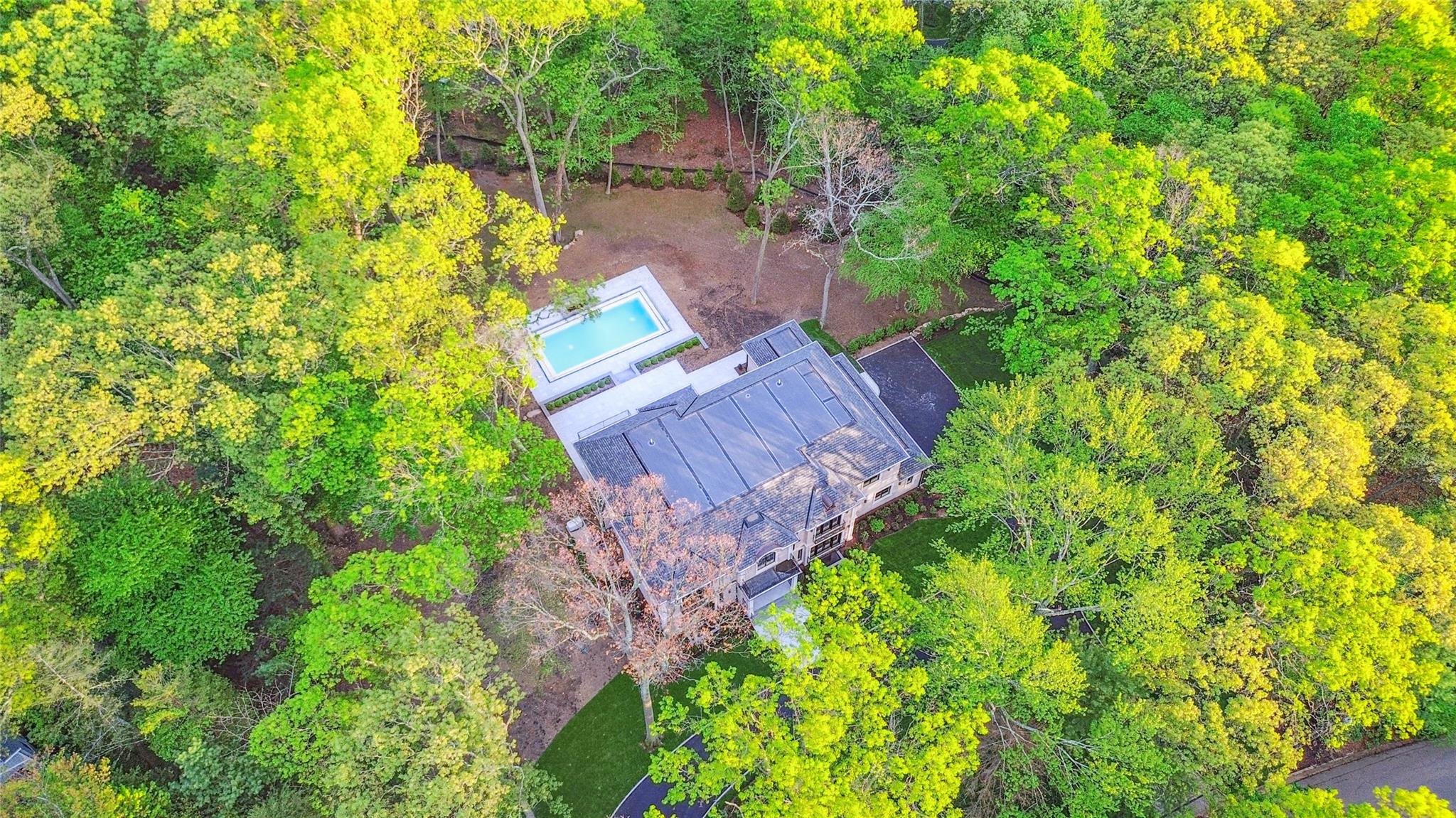 20 Knollwood Road Muttontown, NY 11545 - Photo 40 of 41 Aerial view of property and surrounding area