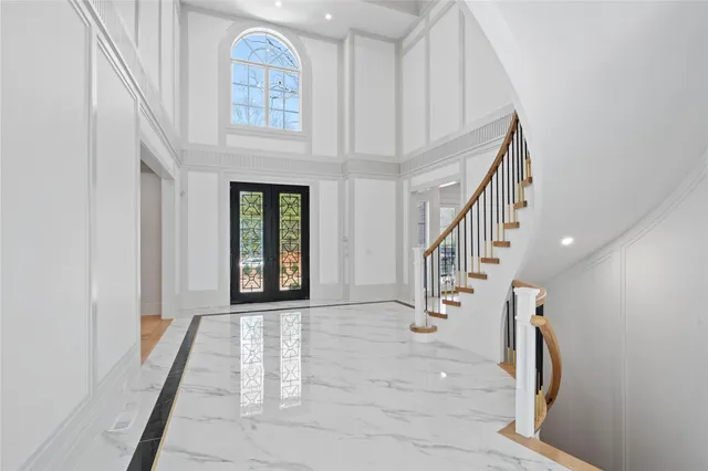 $5,995,999 | 20 Knollwood Road, Muttontown, NY 11545