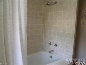 160 Elliott Road Aydlett, NC 27916 - Photo 13 of 32 MASTER BATH