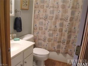 160 Elliott Road Aydlett, NC 27916 - Photo 17 of 32 GUEST BATH