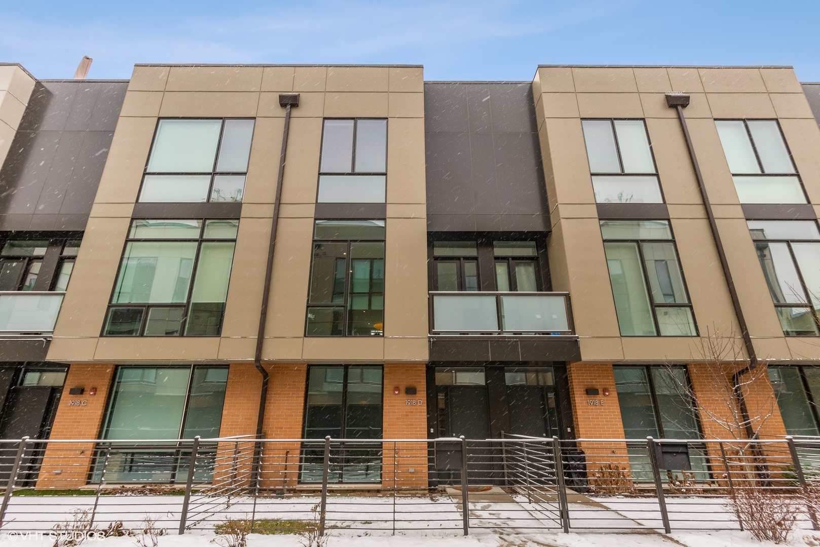 1918 North Campbell Avenue, Unit D Chicago, IL 60647 - Photo 1 of 34