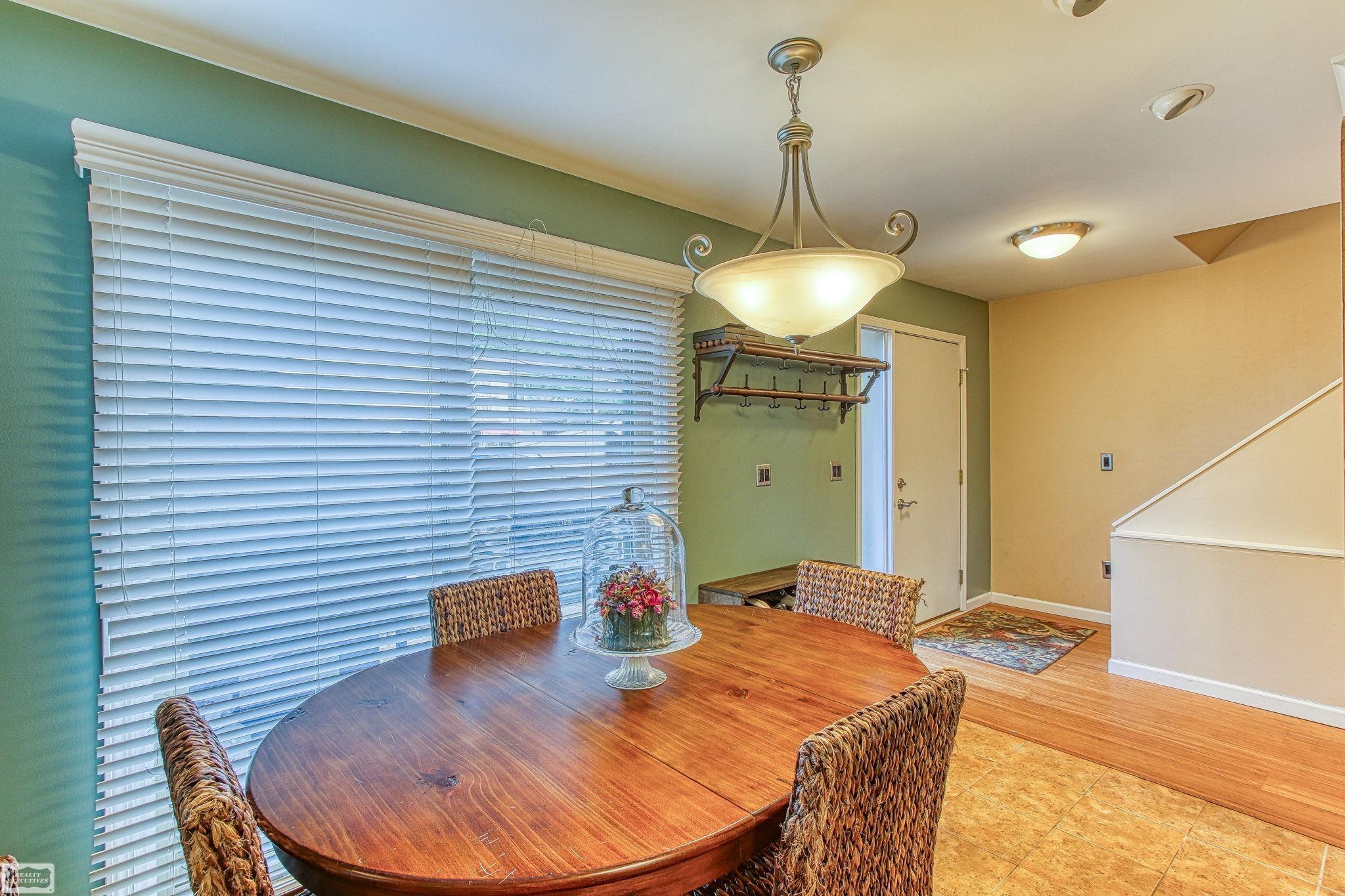 1427 Oakbrook E Drive Rochester Hills, MI 48307 - Photo 17 of 60