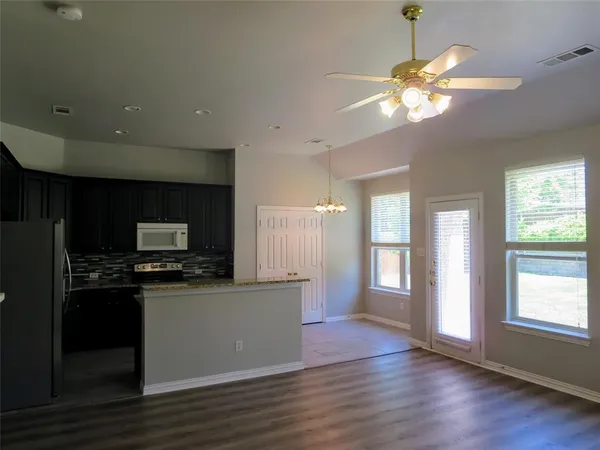 $2,900 | 8376 Davis Drive, Frisco, TX 75036