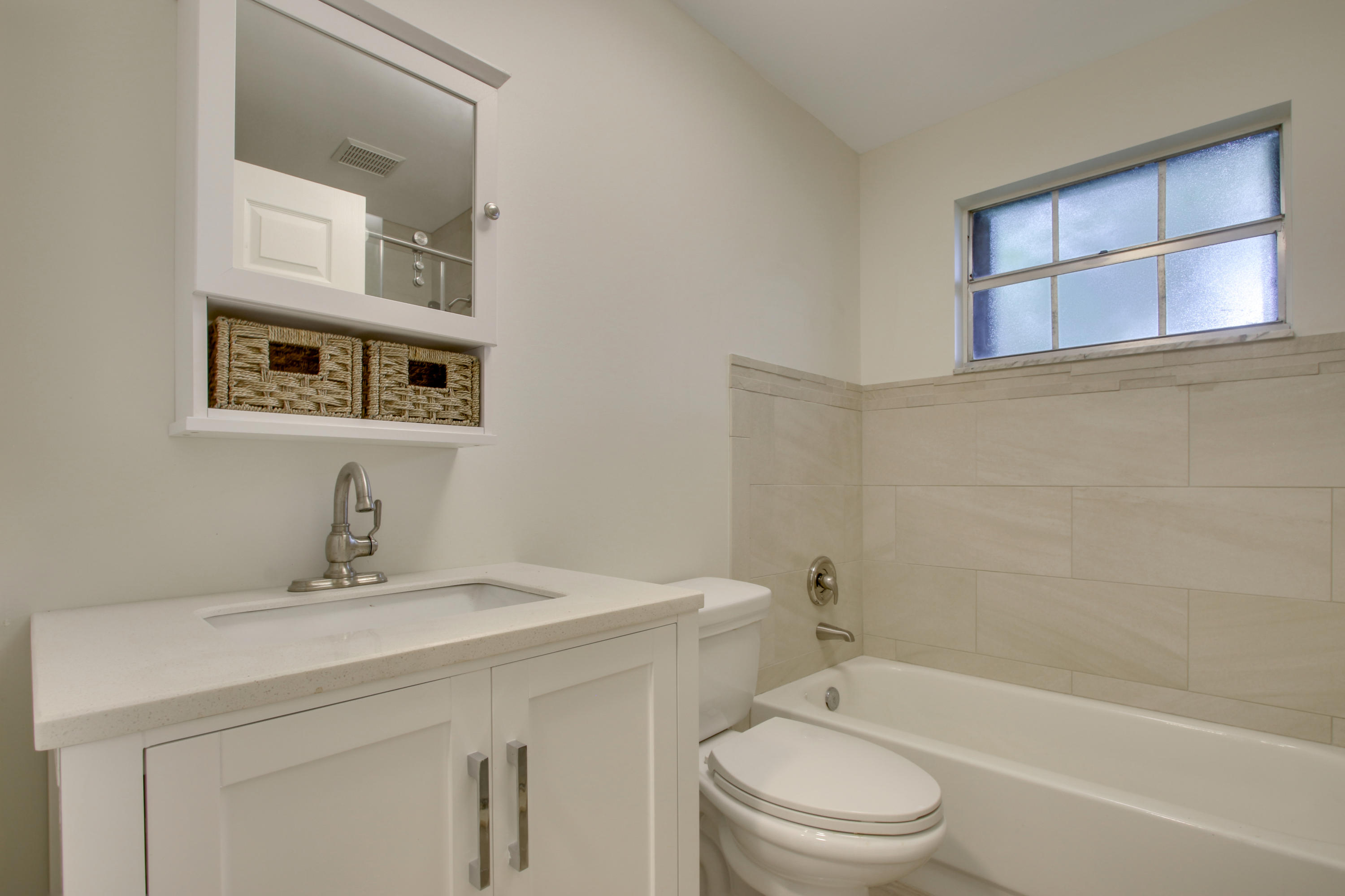 19946 North Riverside Drive Jupiter, FL 33469 - Photo 16 of 30 House 1-14