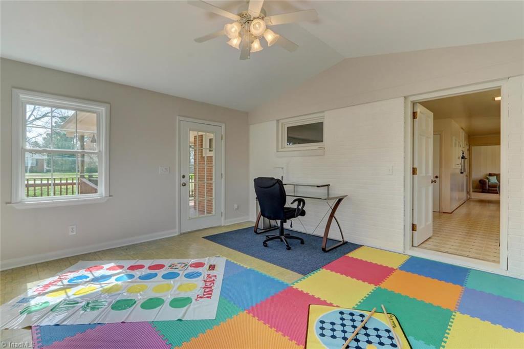 6206 Ballinger Road Greensboro, NC 27410 - Photo 14 of 30 Gallery Image 14
