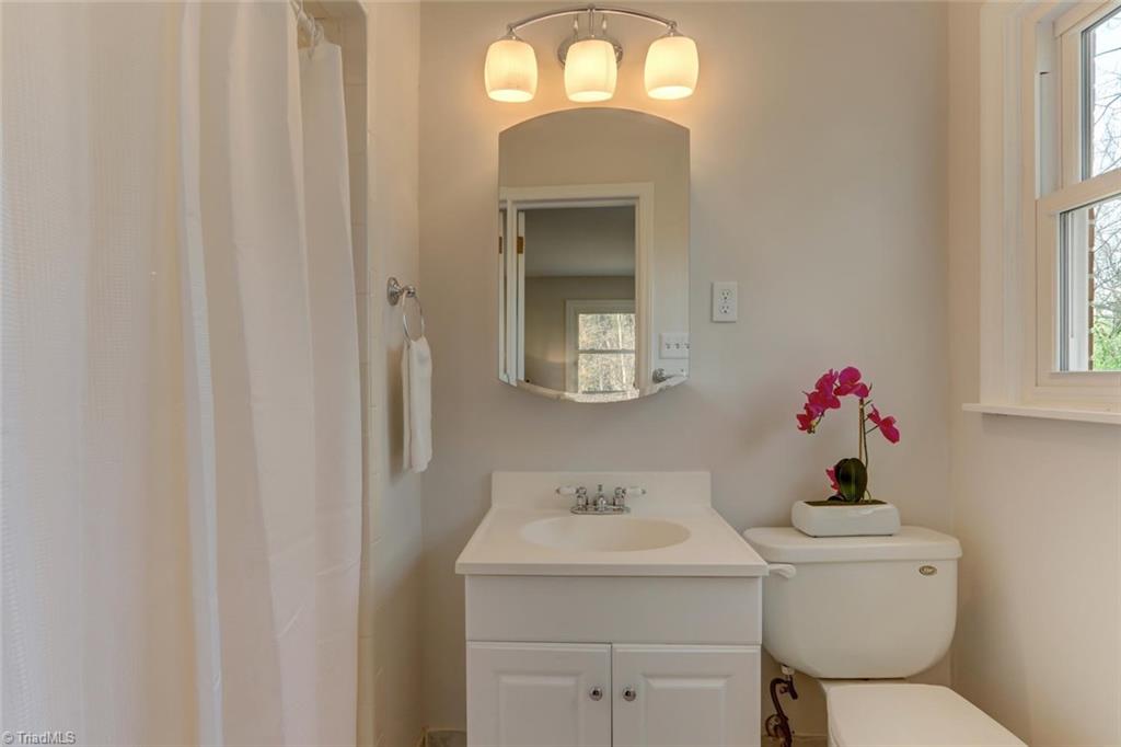 6206 Ballinger Road Greensboro, NC 27410 - Photo 18 of 30 Gallery Image 18