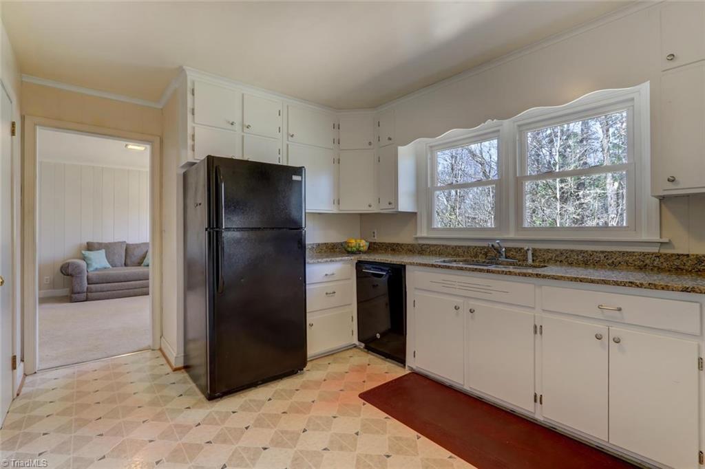6206 Ballinger Road Greensboro, NC 27410 - Photo 9 of 30 Gallery Image 9