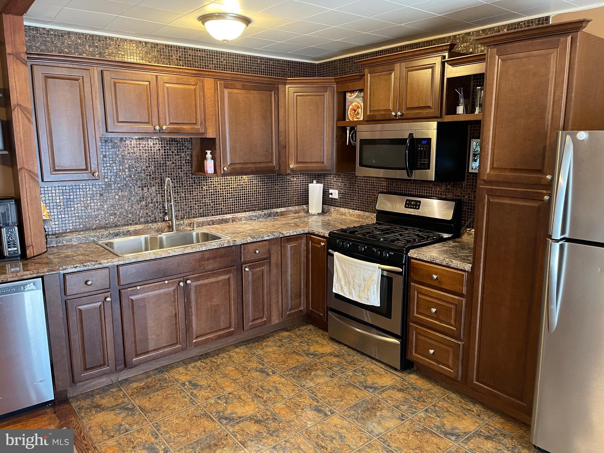 12735 Medford Road Philadelphia, PA 19154 - Photo 11 of 57 Gallery Image 11