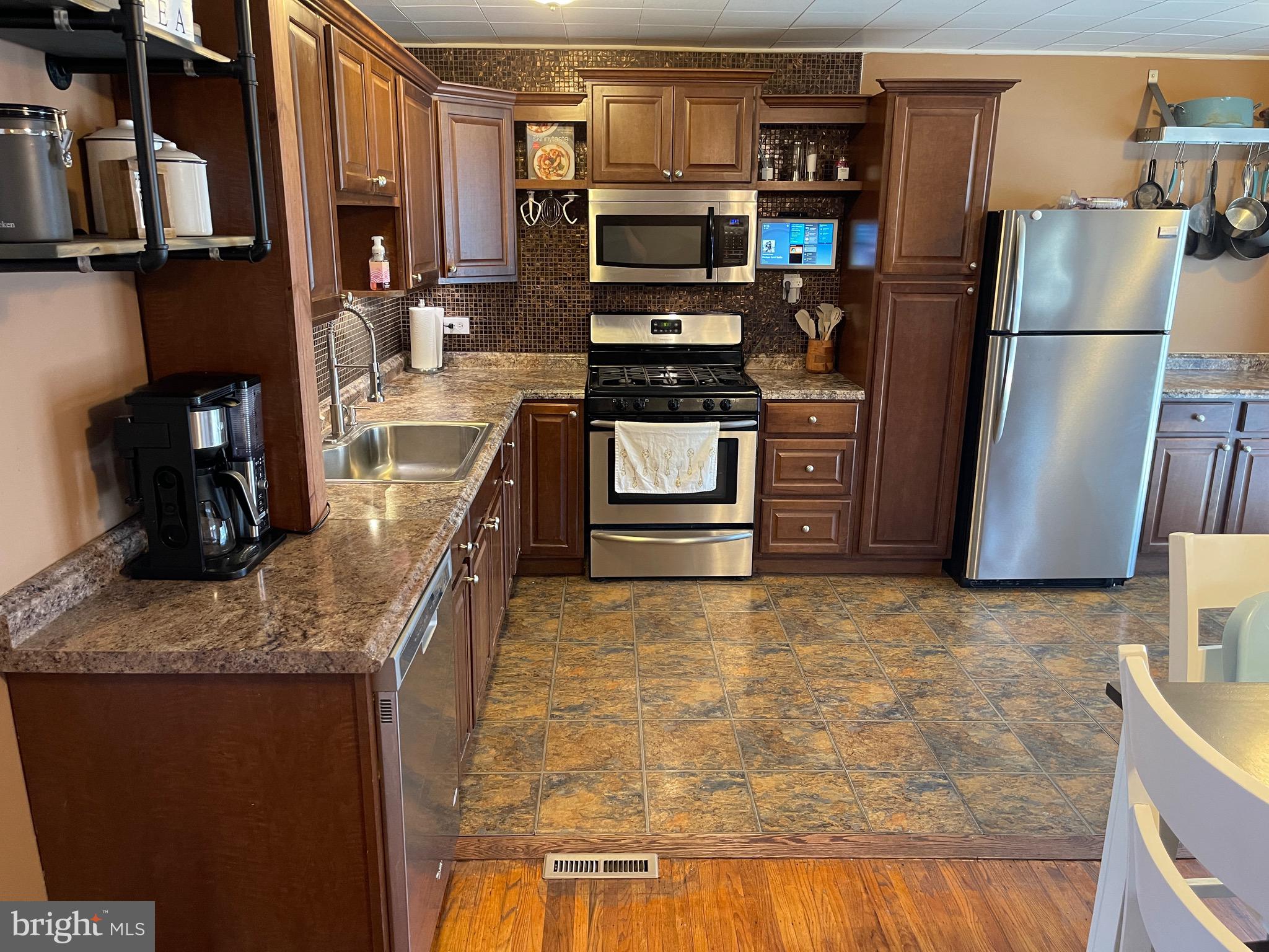 12735 Medford Road Philadelphia, PA 19154 - Photo 10 of 57 Gallery Image 10