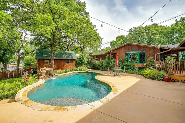 a view of outdoor space yard and patio