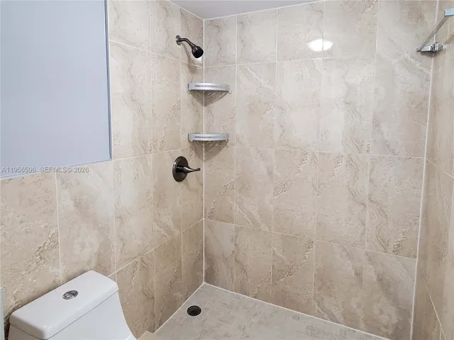 $1,800 | 1990 West 56th Street, Unit 1216, Hialeah, FL 33012