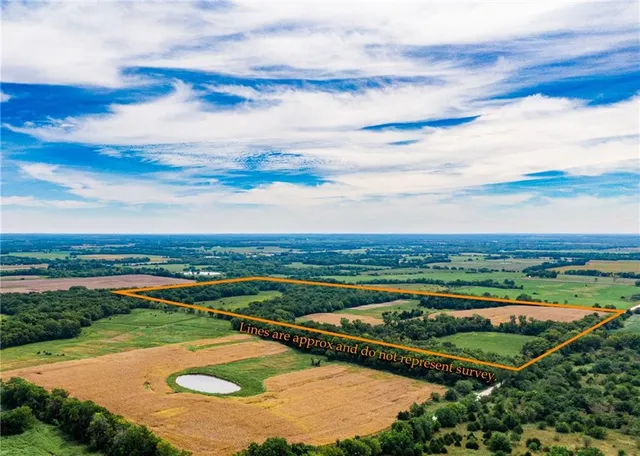 $448,000 | 1 Scott Road, Prescott, KS 66767