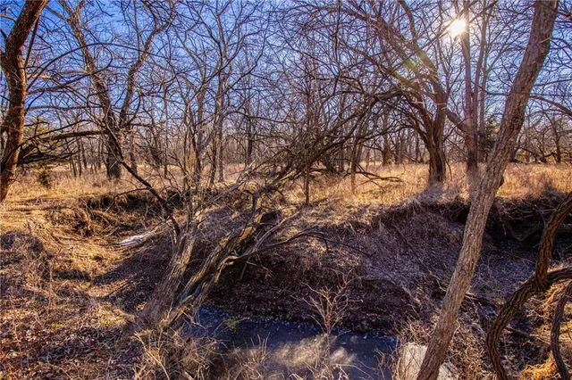 $448,000 | 1 Scott Road, Prescott, KS 66767