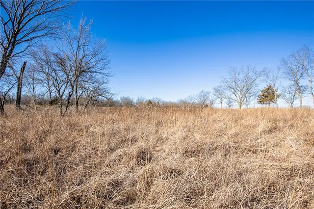 $448,000 | 1 Scott Road, Prescott, KS 66767