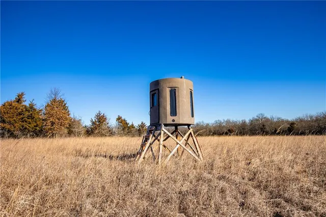 $448,000 | 1 Scott Road, Prescott, KS 66767