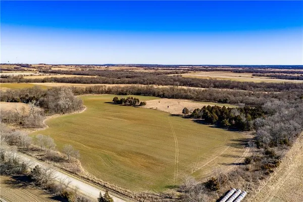 $440,000 | 1 Scott Road, Prescott, KS 66767