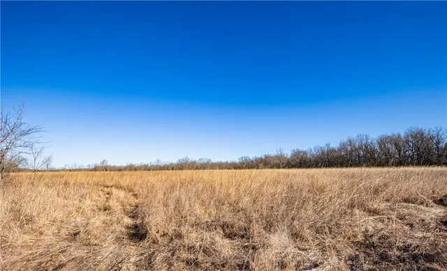 $448,000 | 1 Scott Road, Prescott, KS 66767